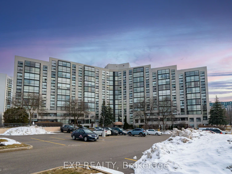 404-30 Harding Boulevard W, Richmond Hill, ON, L4C 9M3 - 3