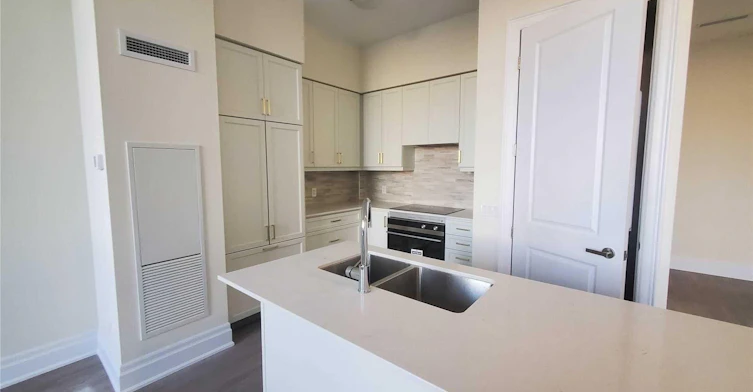 102-9085 Jane Street, Vaughan, ON, L4K 0L8