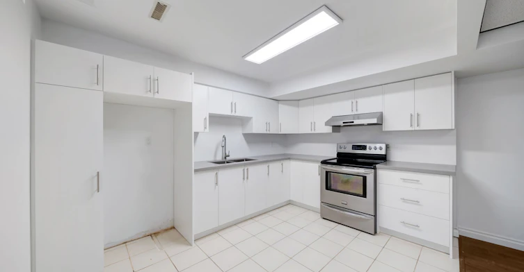 Lower-56 Ballard Crescent, Newmarket, ON, L3X 1S2 - 9