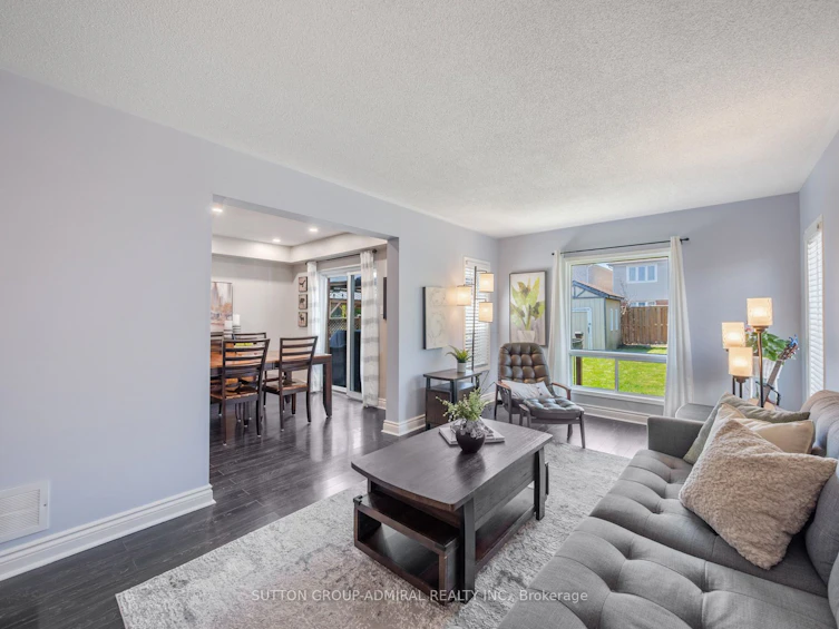 52 Longview Drive, Bradford West Gwillimbury, ON, L3Z 2H3 - 6