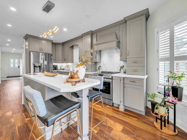 440 Flanagan Court, Newmarket, ON, L3X 2E9