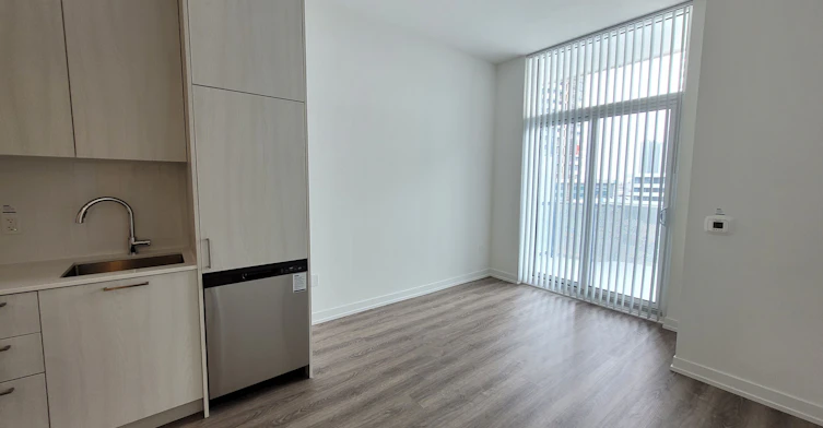602-195 Commerce Street, Vaughan, ON, L4K 0P9 - 6