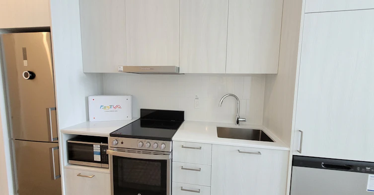 602-195 Commerce Street, Vaughan, ON, L4K 0P9 - 4