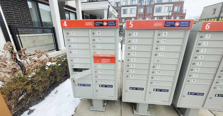 47-300 Alex Gardner Circle, Aurora, ON, L4G 3G5 - 2