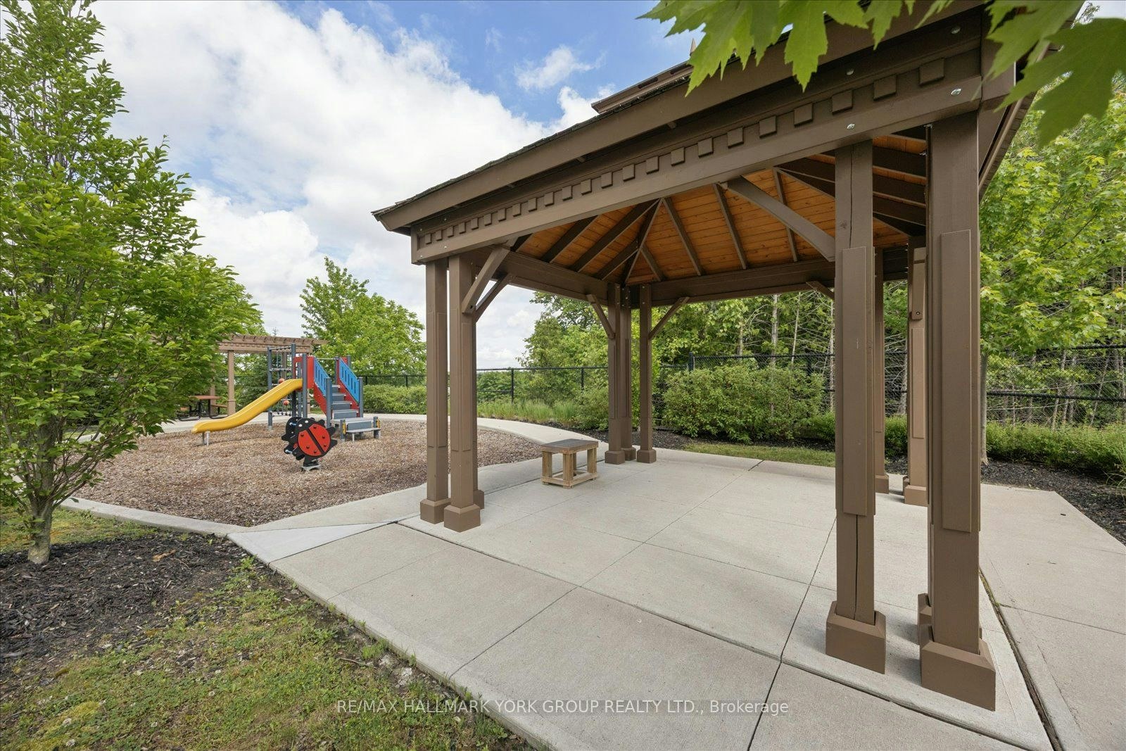 104 Gordon Circle, Newmarket, ON, L3Y 0C9 - 46