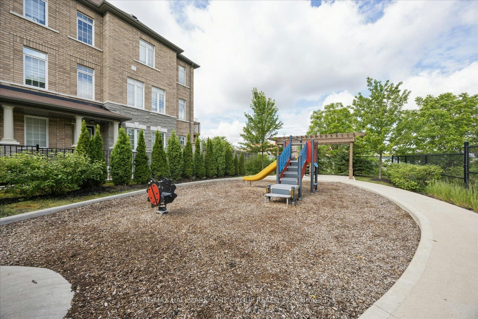 104 Gordon Circle, Newmarket, ON, L3Y 0C9 - 45