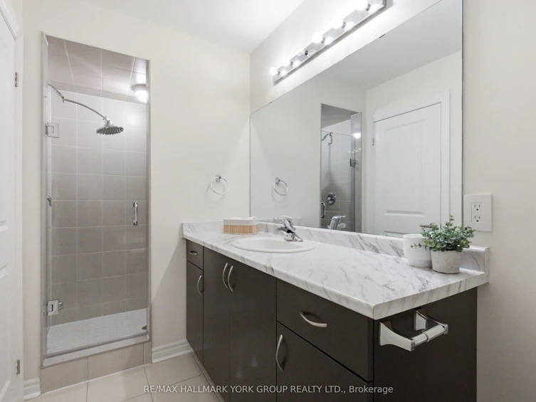 104 Gordon Circle, Newmarket, ON, L3Y 0C9 - 28