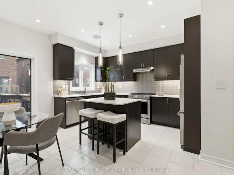 104 Gordon Circle, Newmarket, ON, L3Y 0C9 - 10