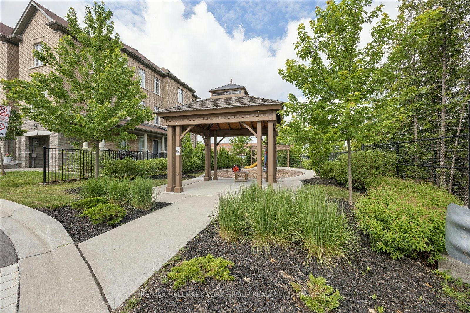 104 Gordon Circle, Newmarket, ON, L3Y 0C9 - 49
