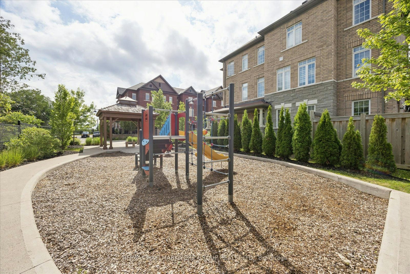 104 Gordon Circle, Newmarket, ON, L3Y 0C9 - 47