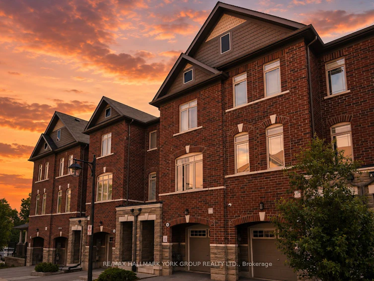 104 Gordon Circle, Newmarket, ON, L3Y 0C9 - 2