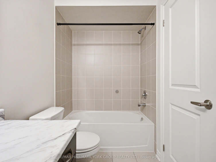 104 Gordon Circle, Newmarket, ON, L3Y 0C9 - 34