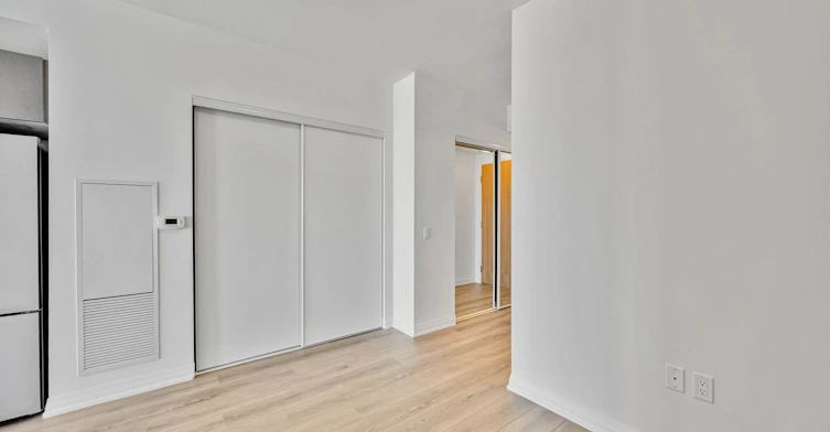 429-8960 Jane Street, Vaughan, ON, L4K 0N9 - 8
