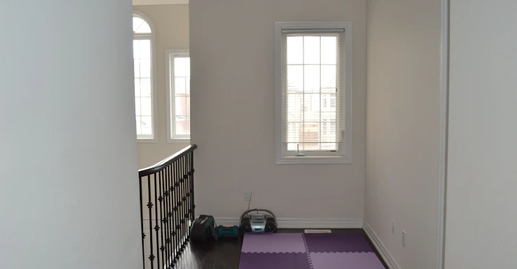 (2 BdRms upper level)-23 Boland Court, Aurora, ON, L4G 0W6 - 5
