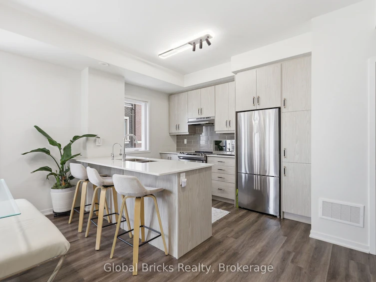 TH #210-131 Honeycrisp Crescent, Vaughan, ON, L4K 0N7 - 5