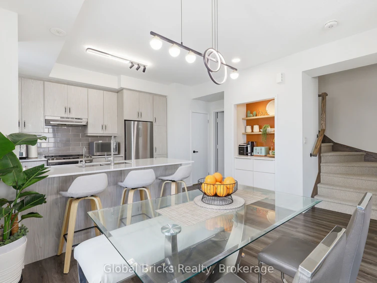 TH #210-131 Honeycrisp Crescent, Vaughan, ON, L4K 0N7 - 7