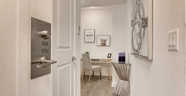 1704-9201 Yonge Street, Richmond Hill, ON, L4C 6Z2 - 2