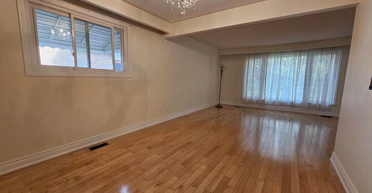 10 Kings Inn Trail, Markham, ON, L3T 1T7 - 2