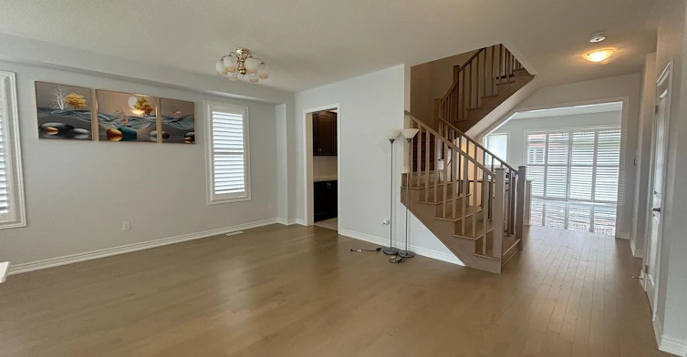 11 Father Muckle Avenue, Georgina, ON, L4P 0S4 - 6