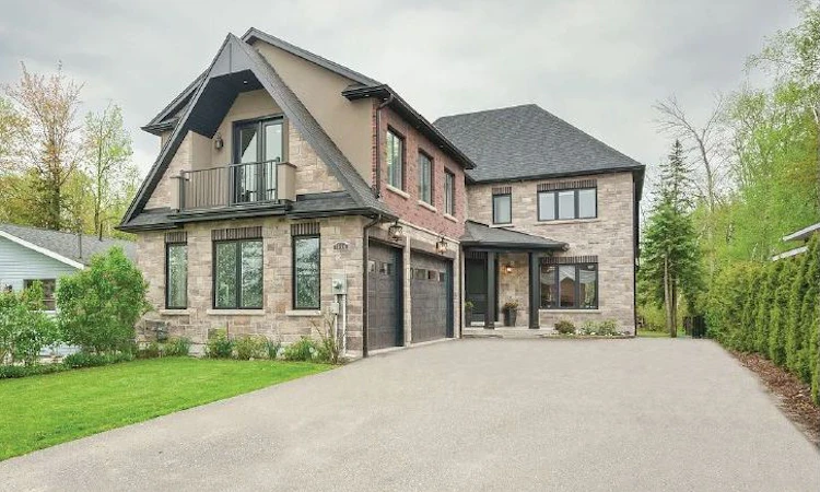 1894 Simcoe Boulevard