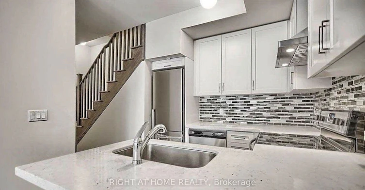 111-600 Alex Gardner Circle, Aurora, ON, L4G 3G5 - 4