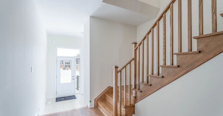 52 Fish Drive, Aurora, ON, L4G 4A7 - 2