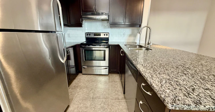 909-7730 Kipling Avenue, Vaughan, ON, L4L 1Y9 - 3