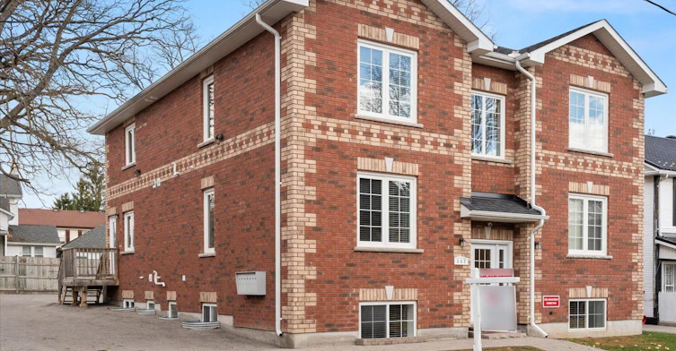 # 1-443 Timothy Street, Newmarket, ON, L3Y 1P7 - 3