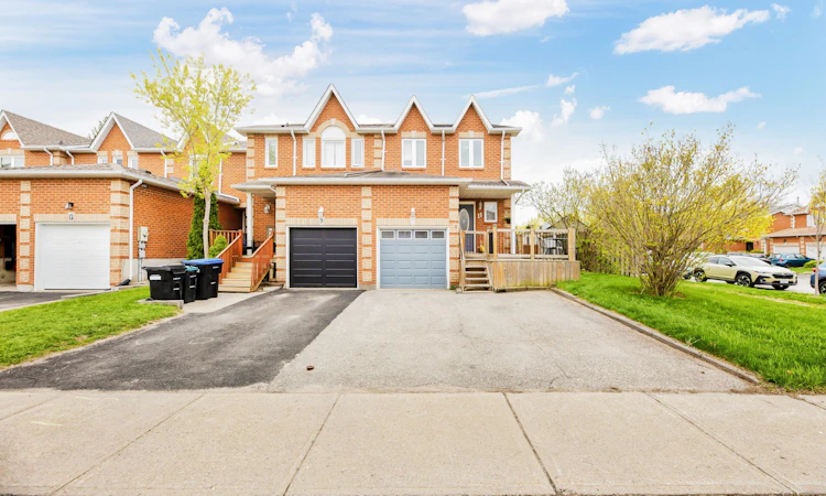 11 Potter Crescent