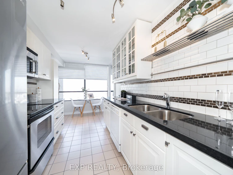 1602-7420 Bathurst Street, Vaughan, ON, L4J 6X4 - 11