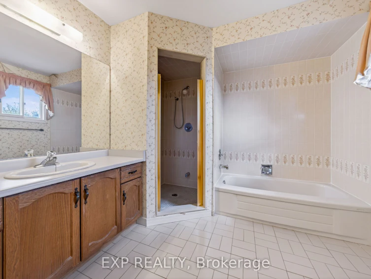 51 Sanderson Crescent, Richmond Hill, ON, L4C 5L5 - 25
