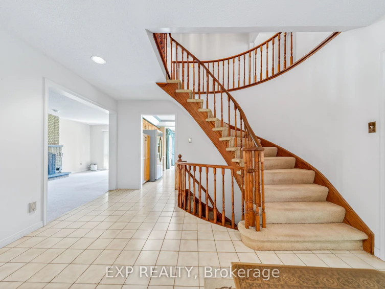 51 Sanderson Crescent, Richmond Hill, ON, L4C 5L5 - 9