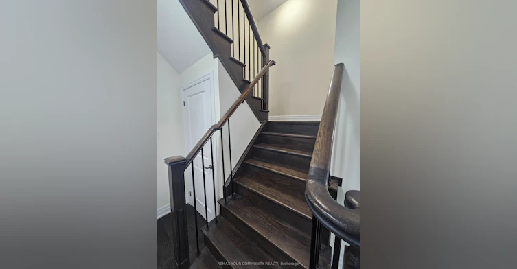 29 Amherst Circle, Vaughan, ON, L6A 5A8 - 5