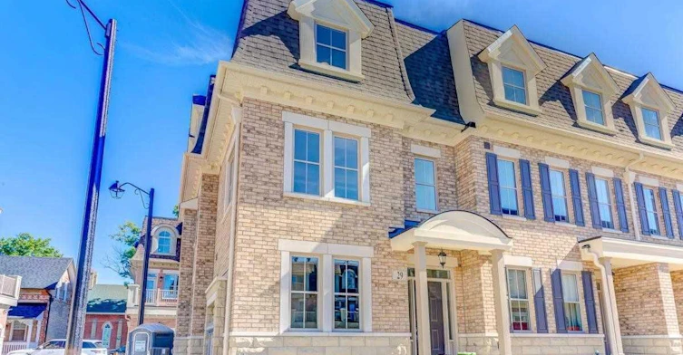 29 Amherst Circle, Vaughan, ON, L6A 5A8