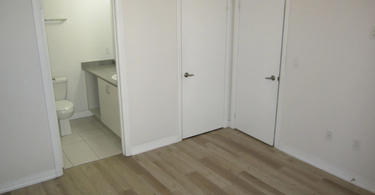 308-8010 Kipling Avenue, Vaughan, ON, L4L 0M5 - 6