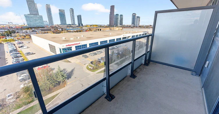717-10 Honeycrisp Crescent, Vaughan, ON, L4K 0M7 - 23