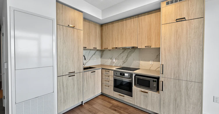717-10 Honeycrisp Crescent, Vaughan, ON, L4K 0M7 - 17