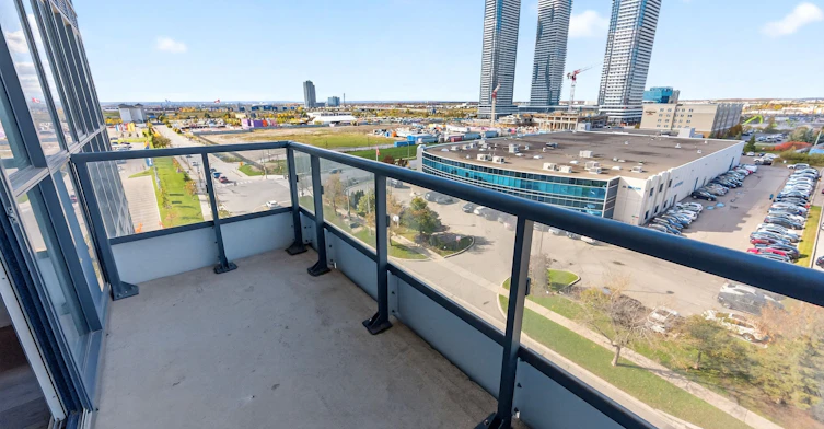 717-10 Honeycrisp Crescent, Vaughan, ON, L4K 0M7 - 24