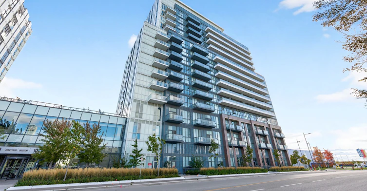 717-10 Honeycrisp Crescent, Vaughan, ON, L4K 0M7