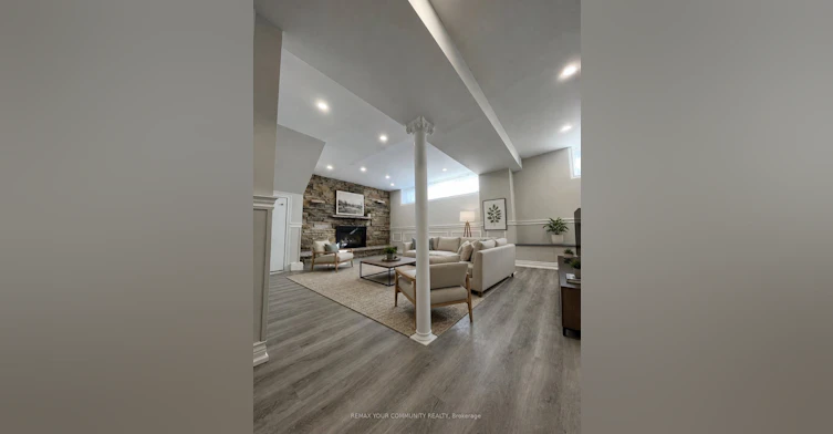 42 Aurora Heights Drive, Aurora, ON, L4G 2W7 - 3