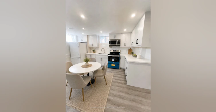 42 Aurora Heights Drive, Aurora, ON, L4G 2W7 - 4