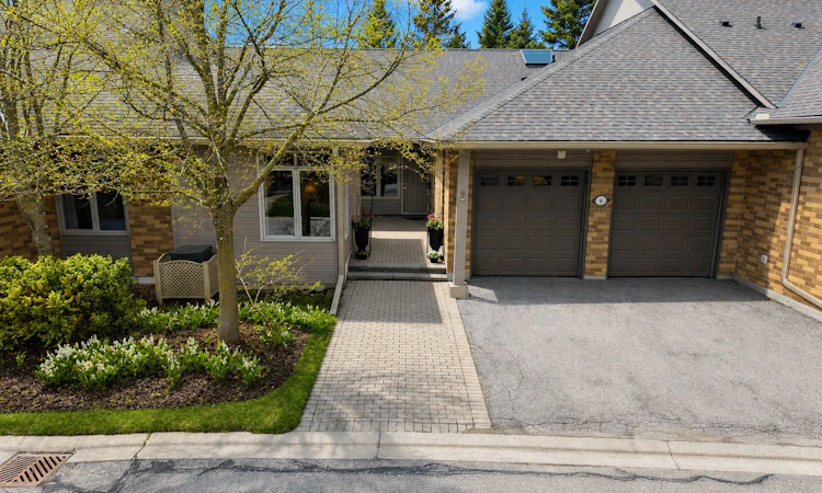 4 Colleen Bay Way