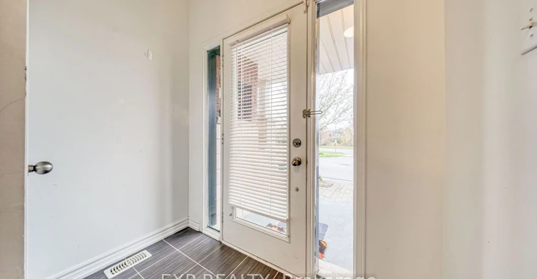 7 Northwest Passage, Whitchurch-Stouffville, ON, L4A 0T2 - 3