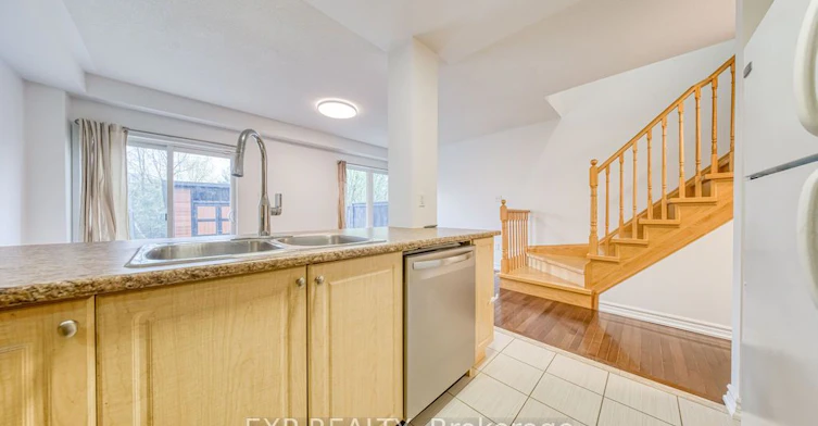 7 Northwest Passage, Whitchurch-Stouffville, ON, L4A 0T2 - 9