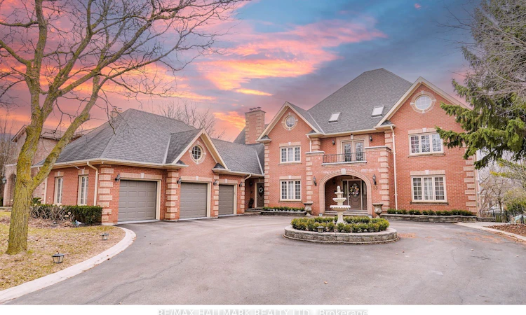 33 Oatlands Crescent