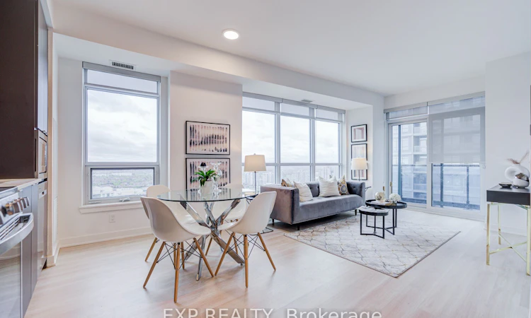 2707-30 Upper Mall Way