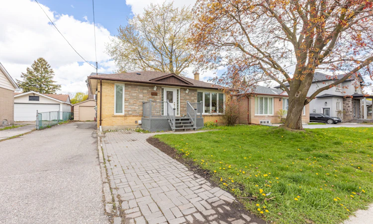 307 Boisdale Avenue