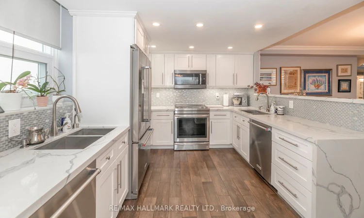 1004-7601 Bathurst Street