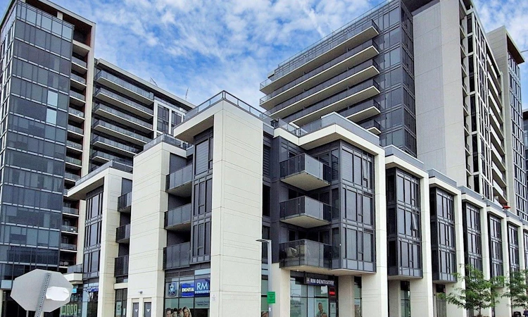 301-9618 Yonge Street