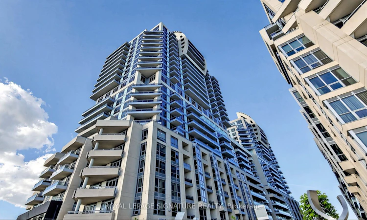 802-9201 Yonge Street